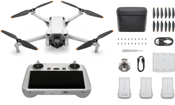 Квадрокоптер DJI Mini 3 Fly More Combo Plus (DJI RC) в Курске