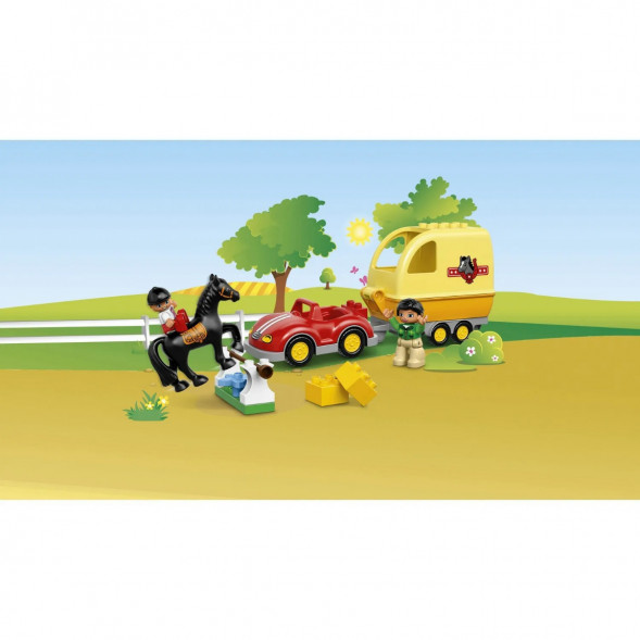 Конструктор LEGO DUPLO Town 10807 Трейлер для лошадок в Курске