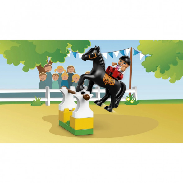 Конструктор LEGO DUPLO Town 10807 Трейлер для лошадок в Курске