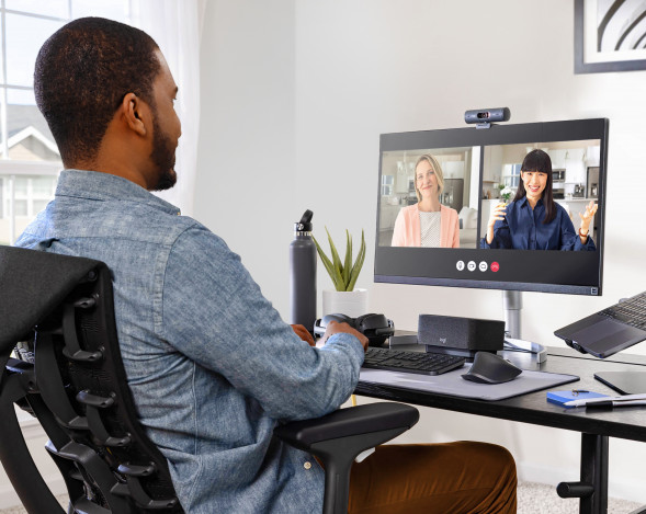 Веб-камера Logitech Brio 500, чёрный в Курске