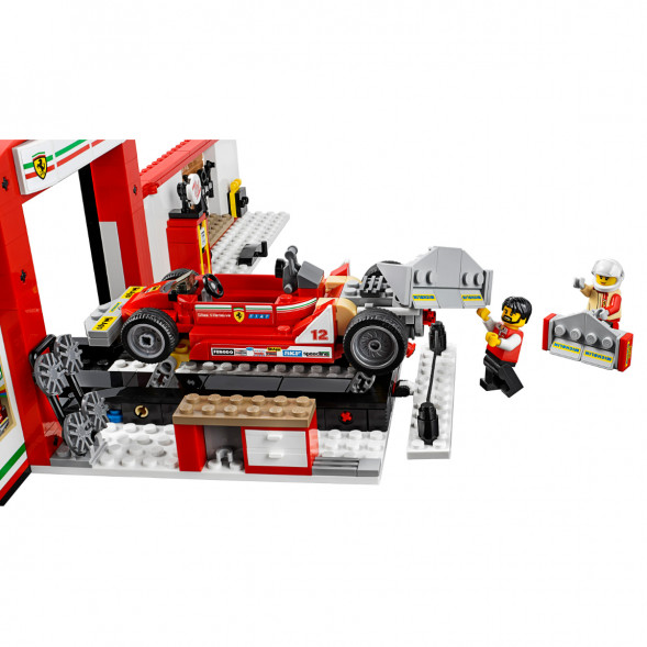 Конструктор LEGO Speed Champions 75889 Гараж Ferrari в Курске