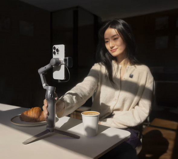 Электрический стабилизатор для смартфона DJI Osmo Mobile 7P в Курске