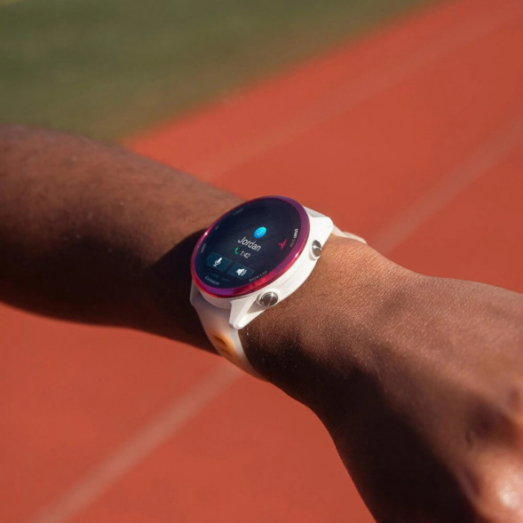 Умные часы Garmin Forerunner 570 42 мм Raspberry Aluminium/Translucent Bone/Mango 010-02970-02 в Курске