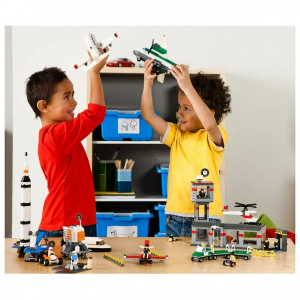 Конструктор LEGO Education 9335 Космос и аэропорт  в Курске
